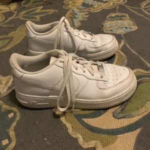 WANT GONE Well kept used triple white Air Force 1